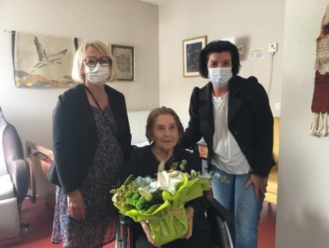 Une résidente fête ses 100 ans à l’EHPAD Saint-Vincent de Paul